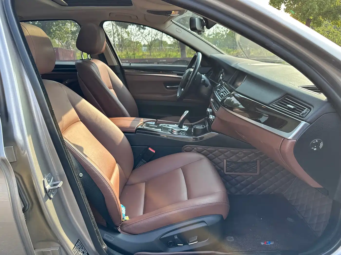 BMW 5 Series 2014 528Li Leading Edition фото 13
