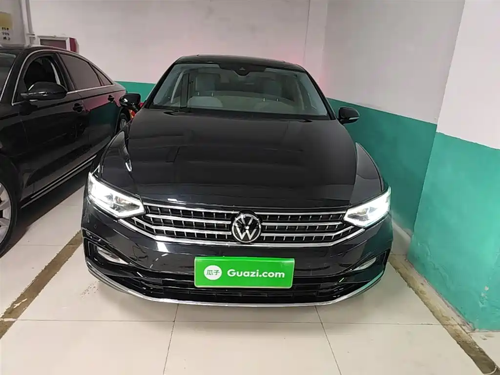 Volkswagen Magotan 2023 Model 2 Million Commemorative Edition 330TSI DSG Luxury фото 3