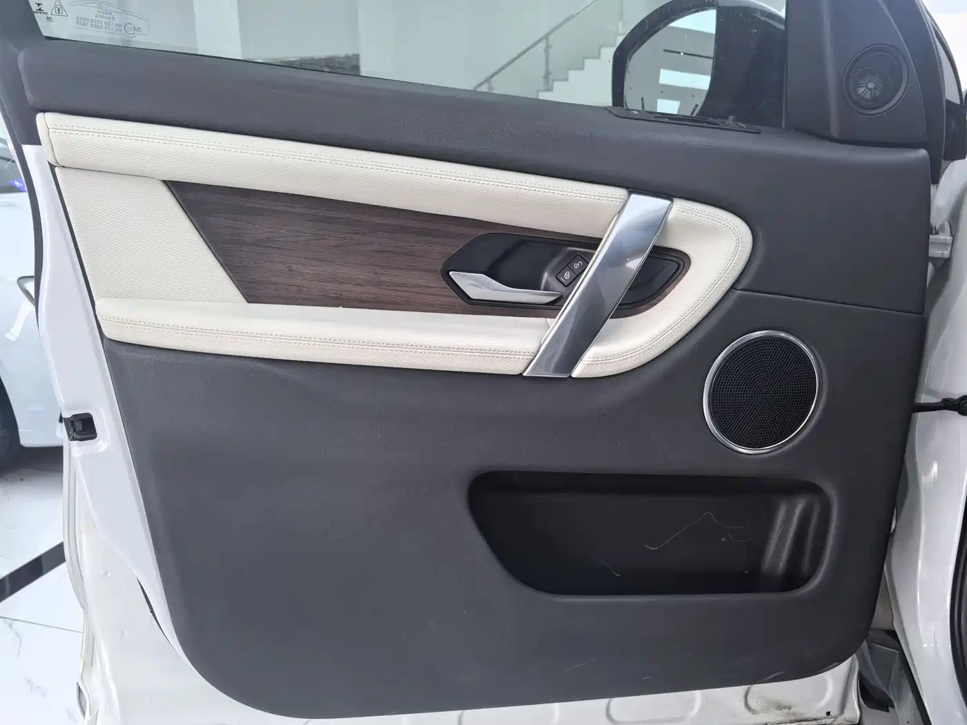 Land Rover Discovery Sport 2020 249PS R-Dynamic Performance фото 4