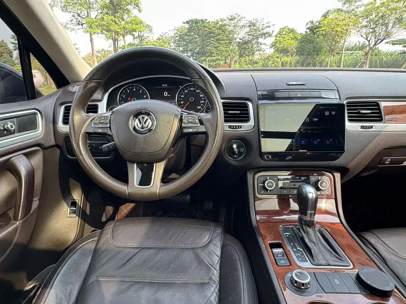 Volkswagen Touareg 2014 3.0TSI New Edge Edition фото 14