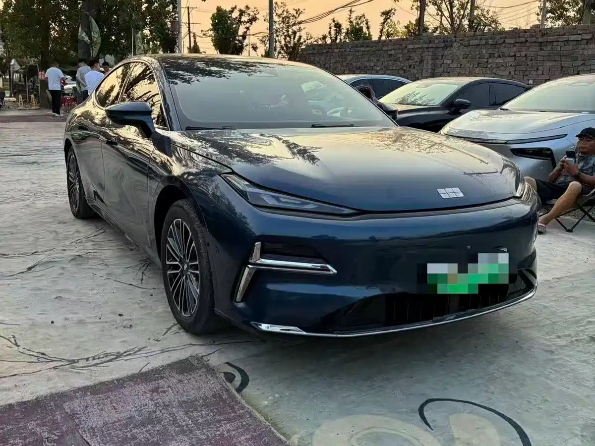 Geely Galaxy Xingyao 8 2025 130km EM-i Premium Edition