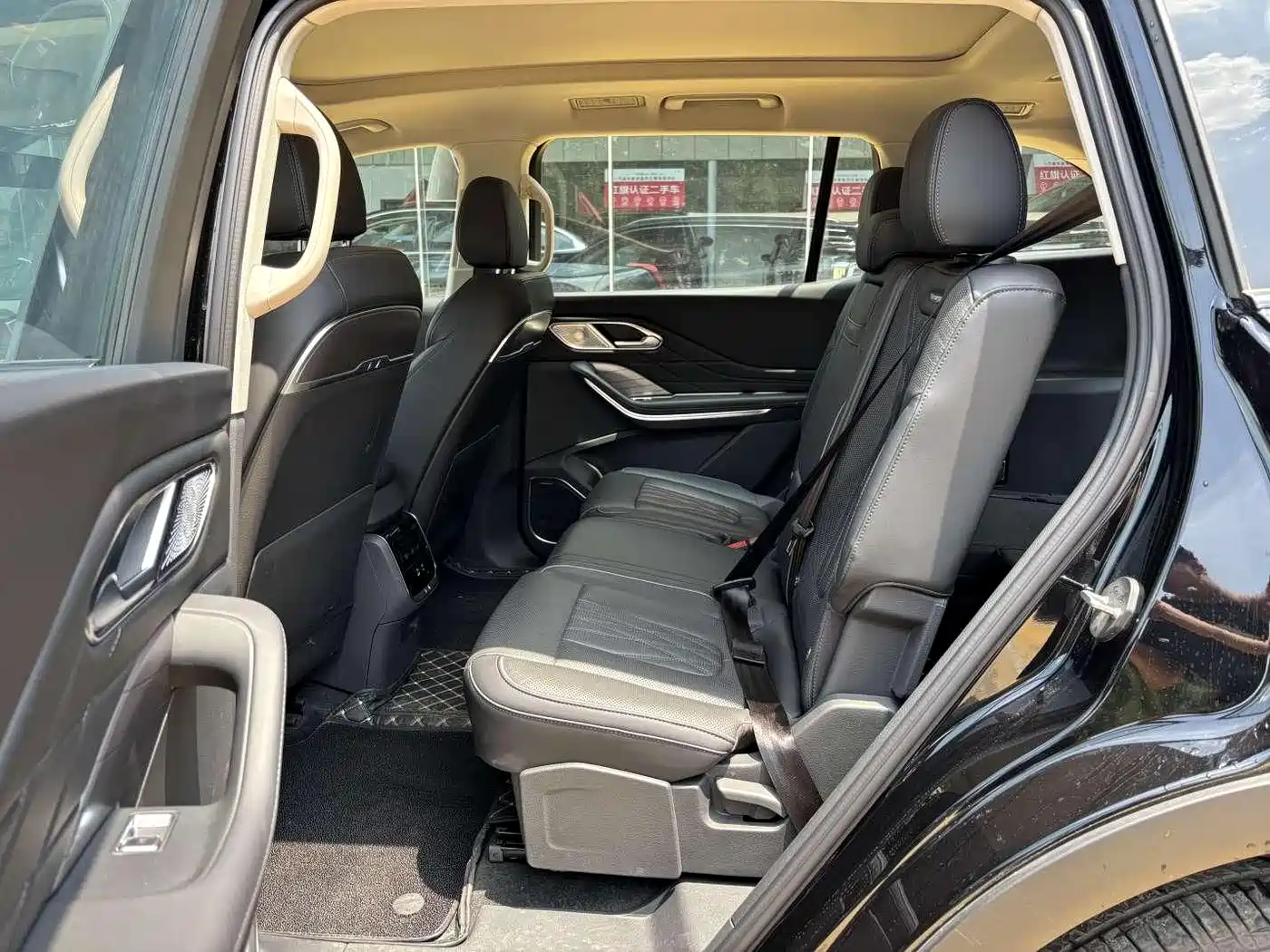 Hongqi HS7 PHEV 2024 2.0T PHEV 4WD Flagship Edition 6-seater фото 12
