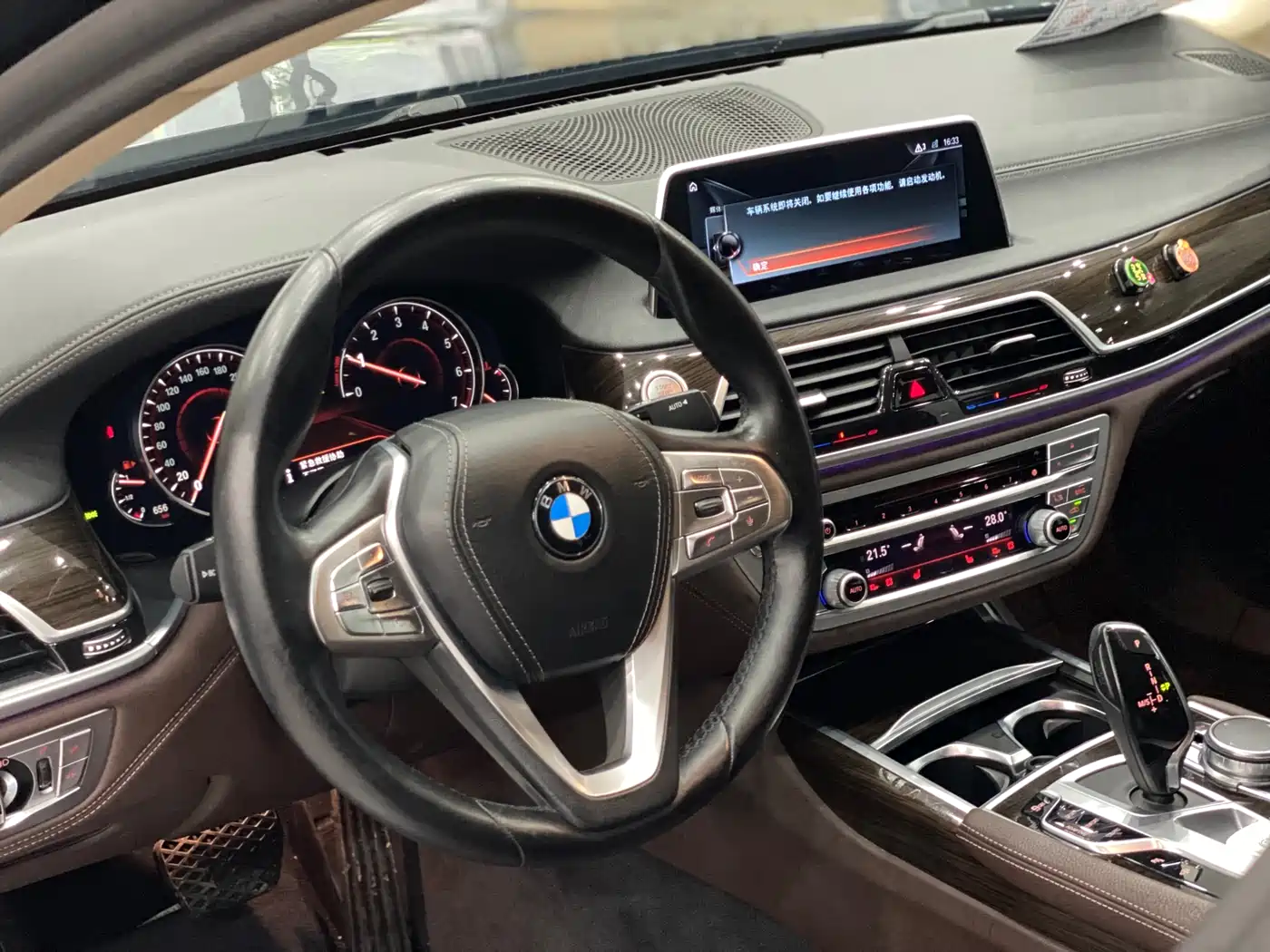 BMW 7 Series 2017 730Li Leading Edition фото 7