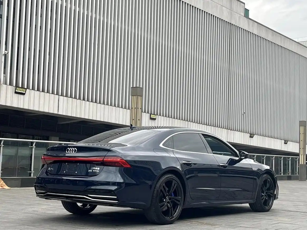Audi A7L 2022 45 TFSI S-line Dream Builder Edition фото 10