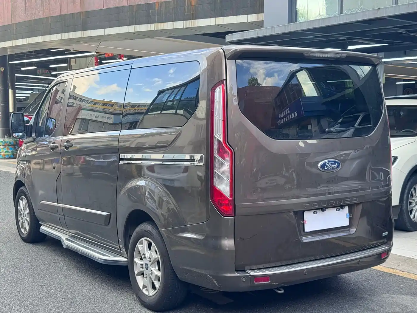 Ford Tourneo 2017 2.0T Automatic Smart Elite Edition фото 7