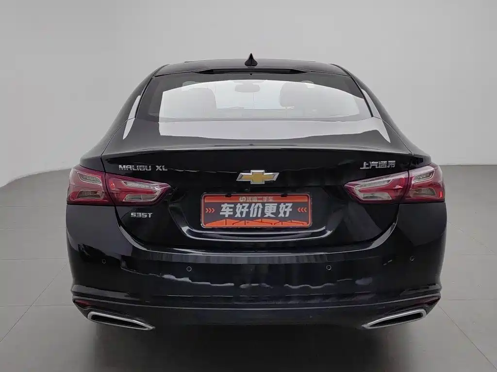 Photo 4 - Chevrolet Malibu XL