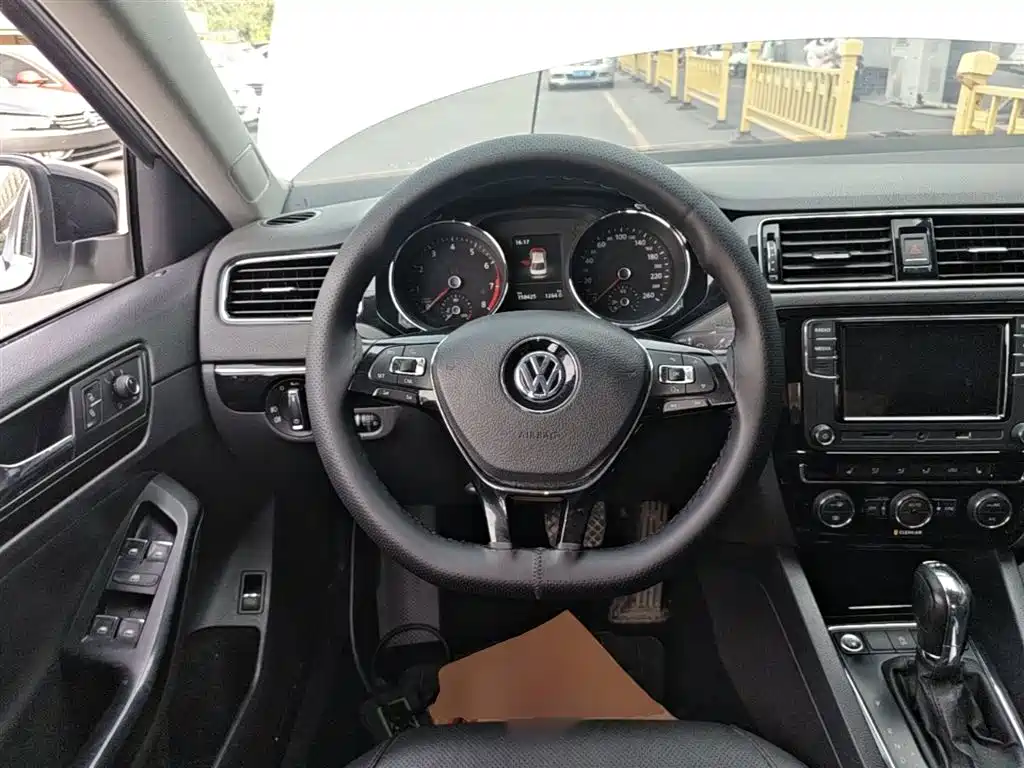 Volkswagen Sagitar 2018 280TSI DSG Luxury фото 11