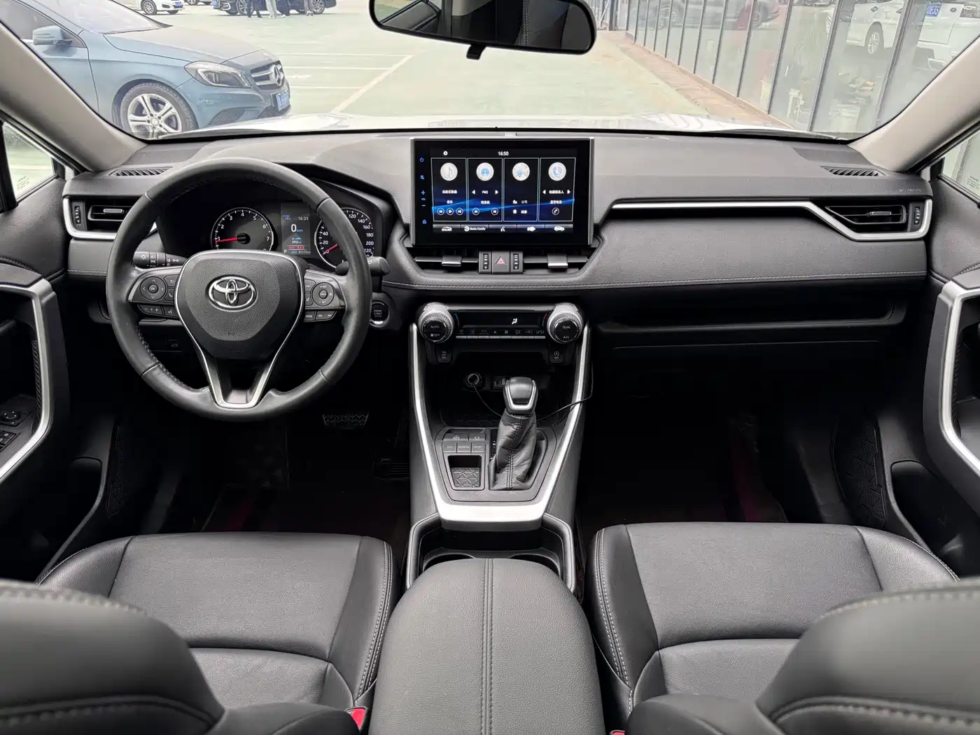 Toyota Wildlander 2020 2.0L CVT 2WD Premium фото 8