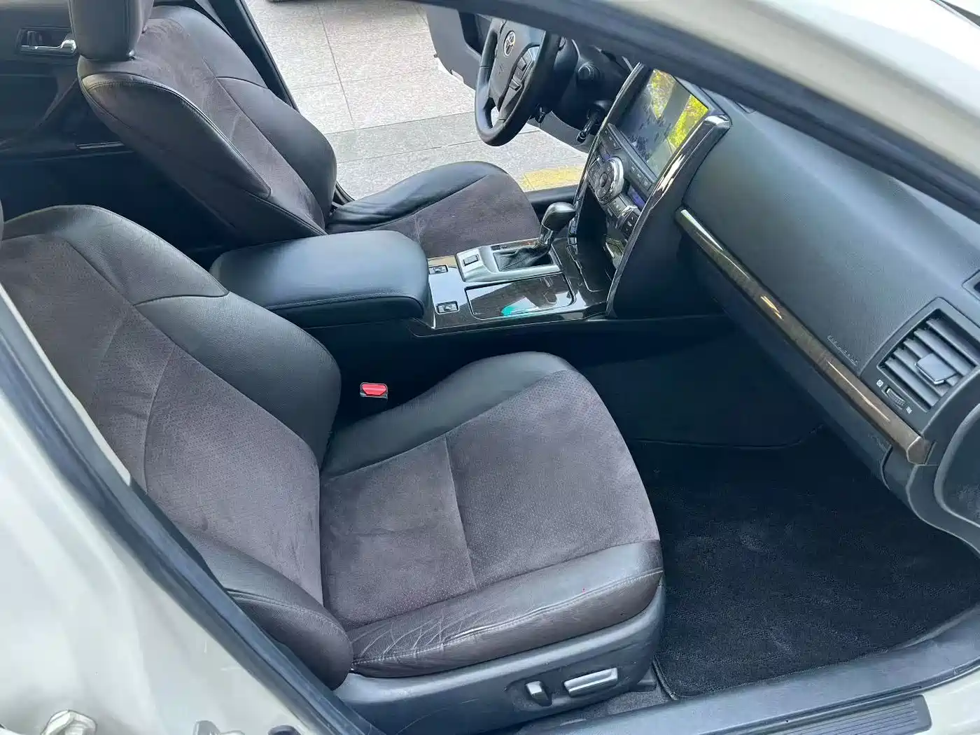 Toyota Reiz 2013 2.5V Premium Edition фото 8
