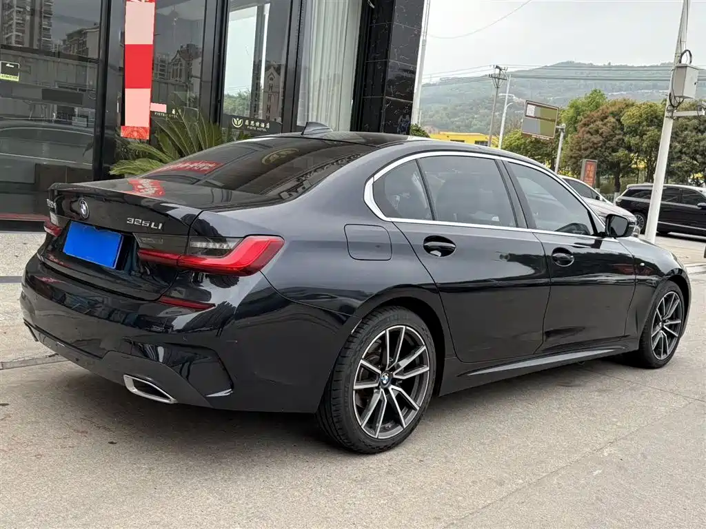 BMW 3-SERIES