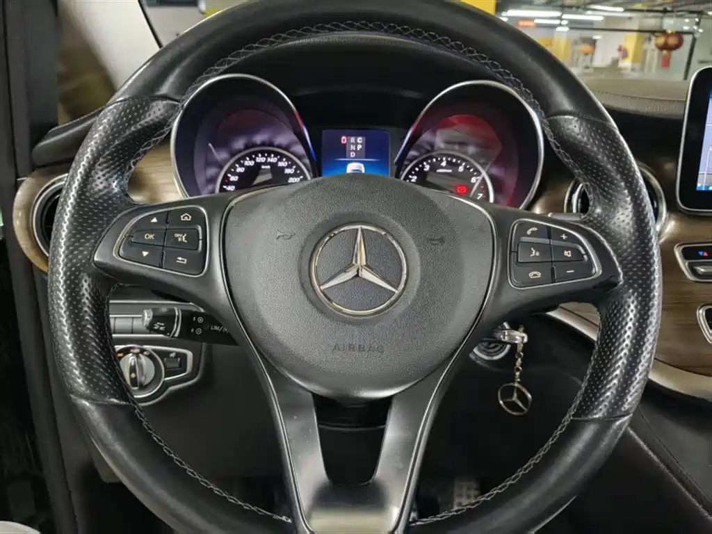 Mercedes-Benz V-Class 2020 Model V 260 L Long Wheelbase Luxury фото 8