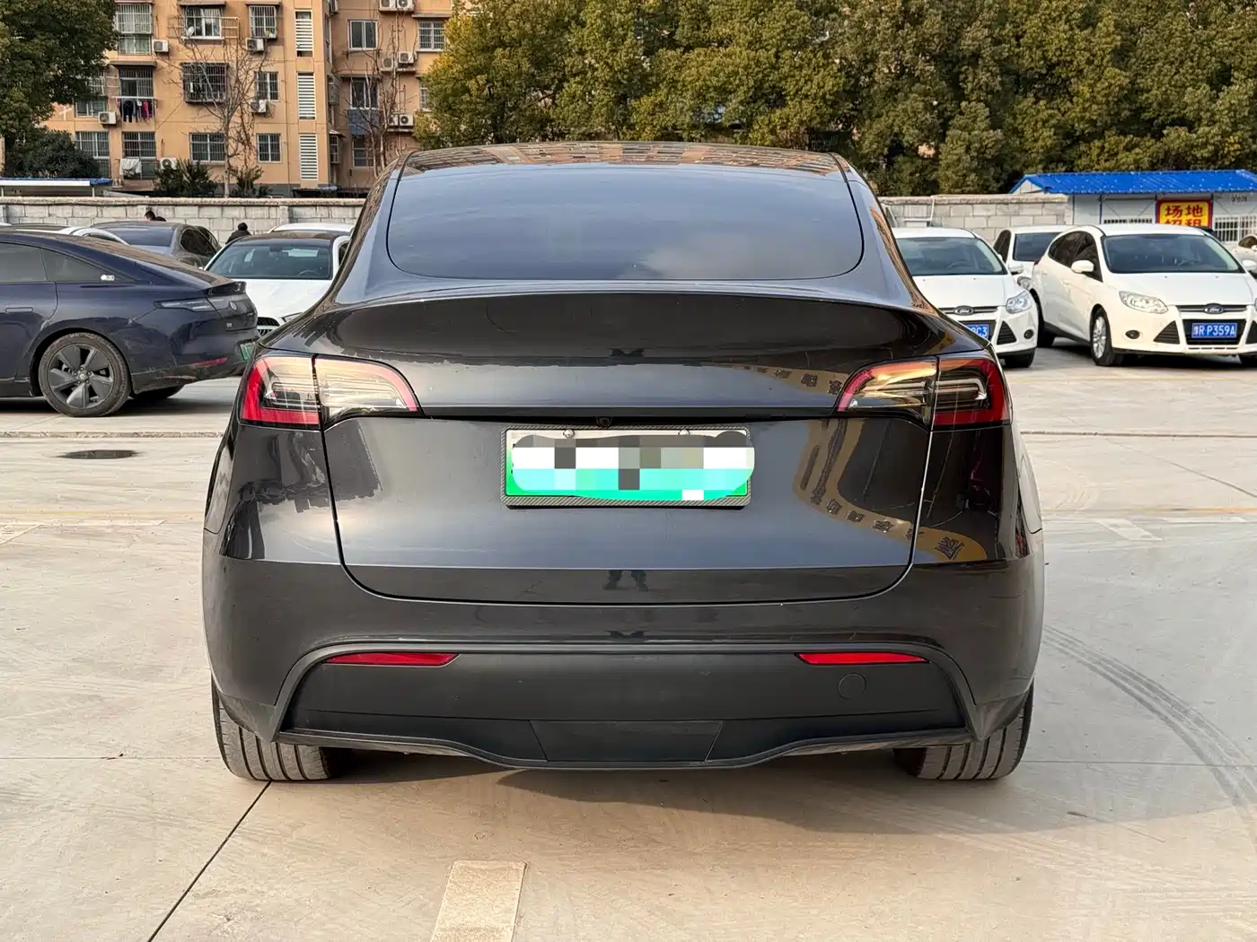 TESLA MODEL Y