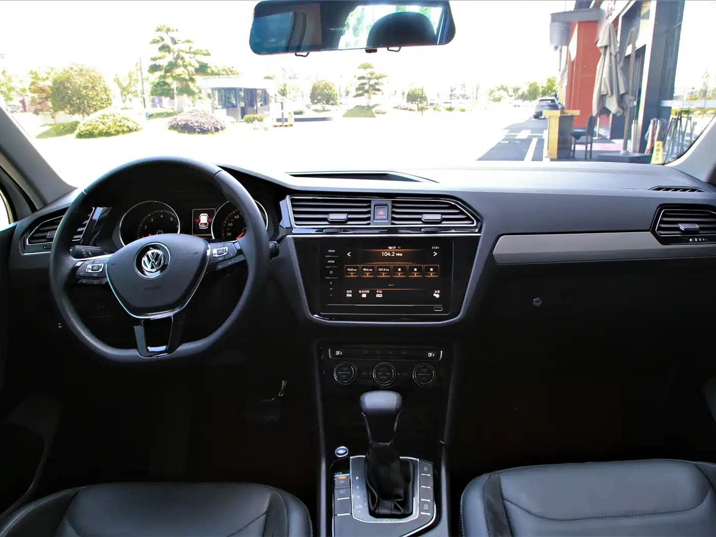 Volkswagen Tiguan L 2019 Facelift 330TSI Auto 2WD Panorama Comfort China VI фото 4