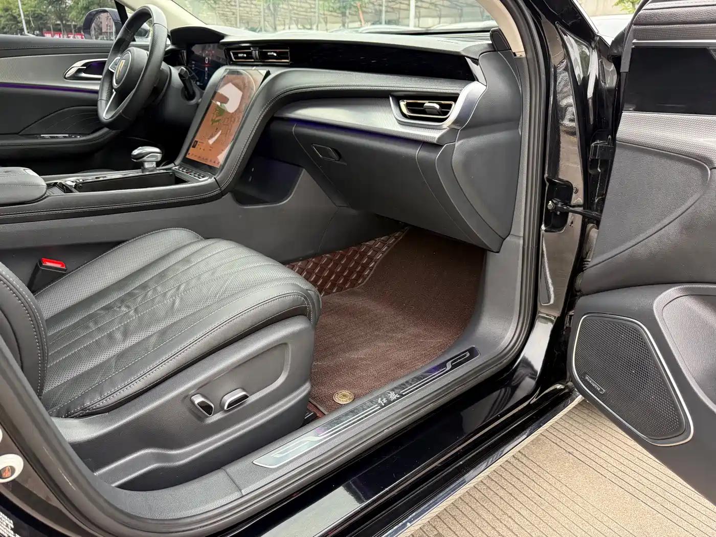 Hongqi H5 2023 2.0T Auto Smart Connect Flag Comfort фото 16