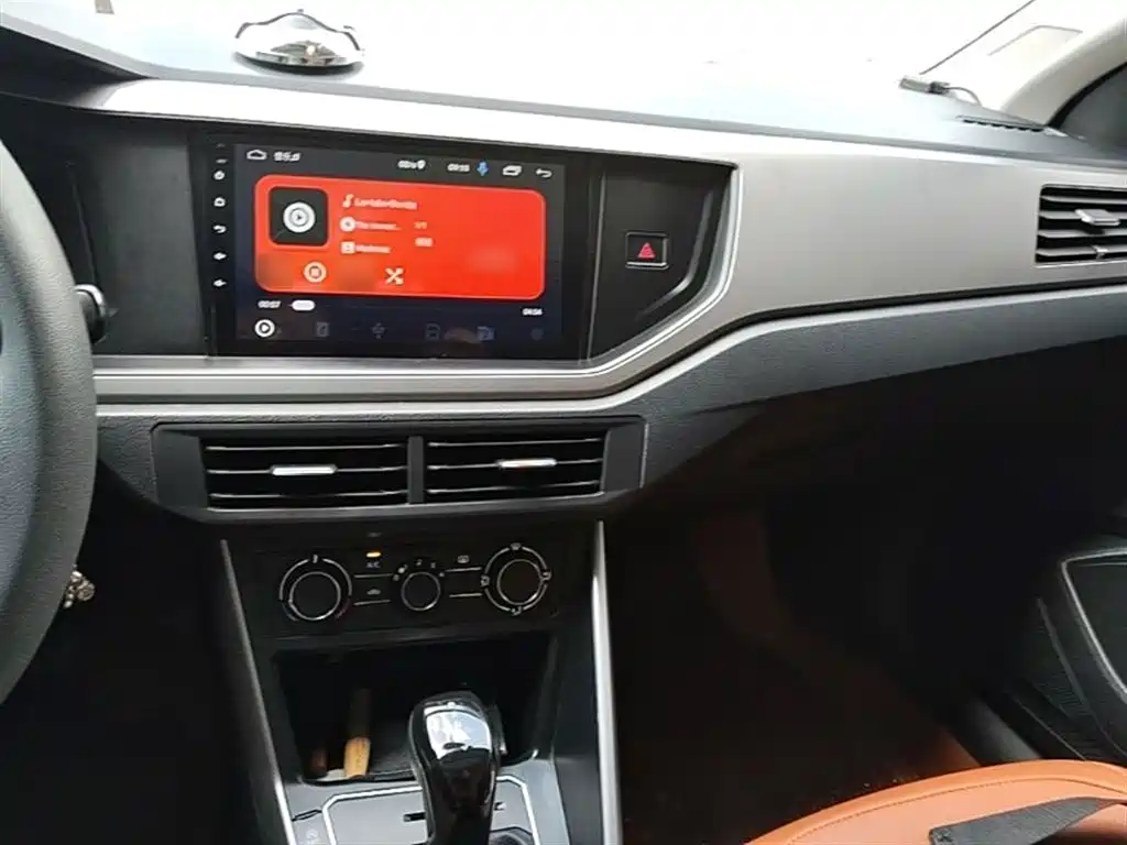 Volkswagen Polo 2019 Plus 1.5L Automatic Panorama Enjoyment Edition фото 10