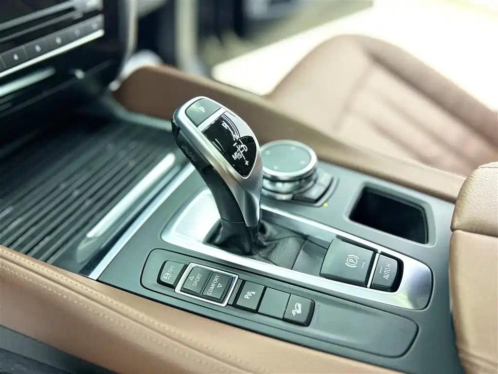 BMW X6 2015 xDrive35i Luxury Model фото 13