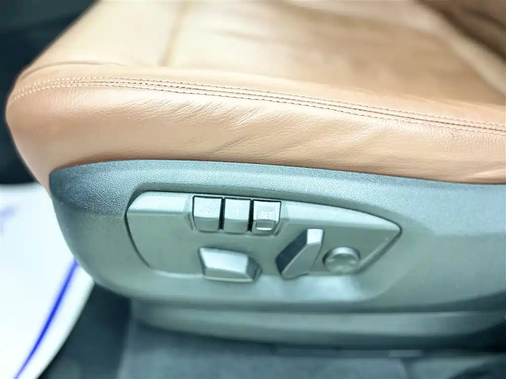 BMW X6 2015 xDrive35i Luxury Model фото 16