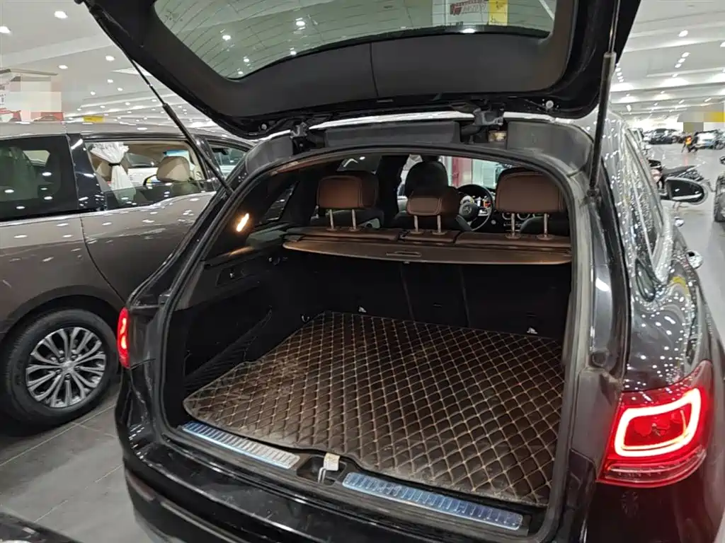 MERCEDES-BENZ GLC