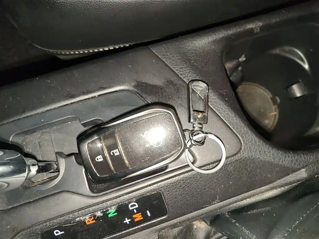 Toyota RAV4 Rongfang 2016 2.0L CVT 2WD Trend (China V) фото 9