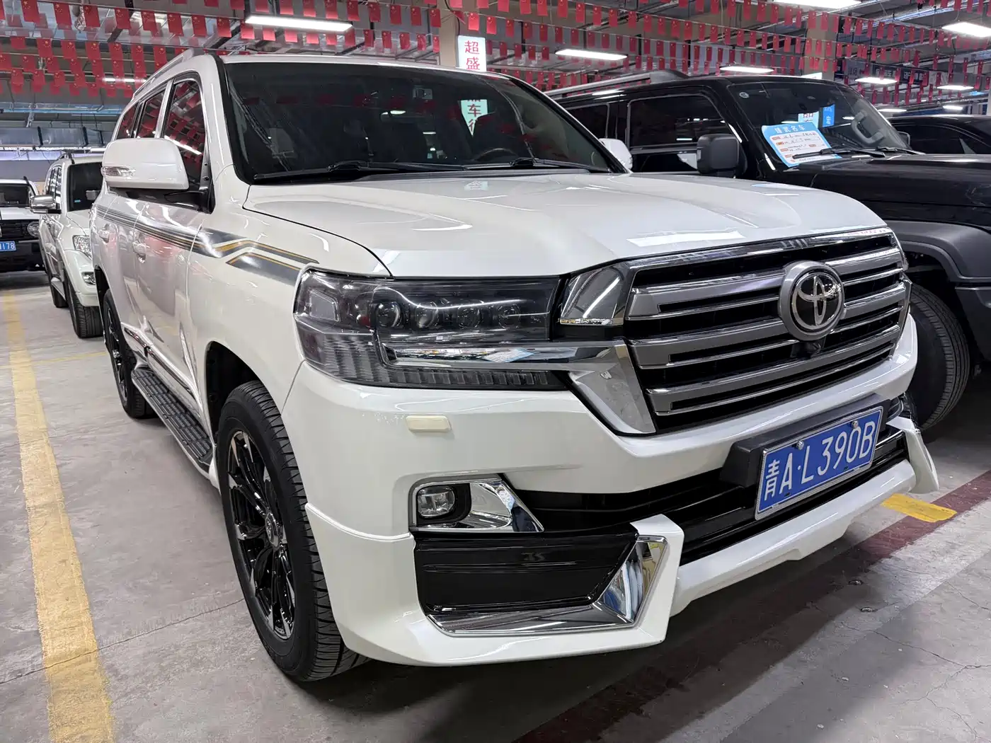 Toyota Land Cruiser (Import) фото 3