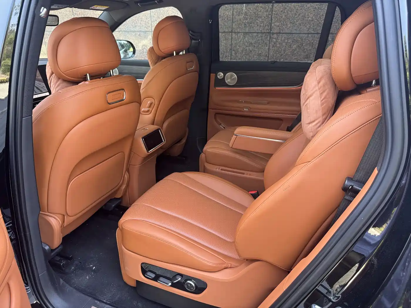 AITO Wenjie AITO M9 2024 Extended Range Ultra 42kWh 6-Seater фото 9