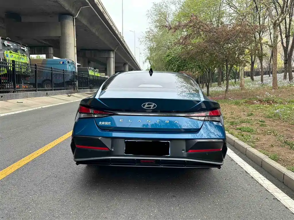 Hyundai Elantra 2023 1.5L CVT GLX Elite Edition фото 11
