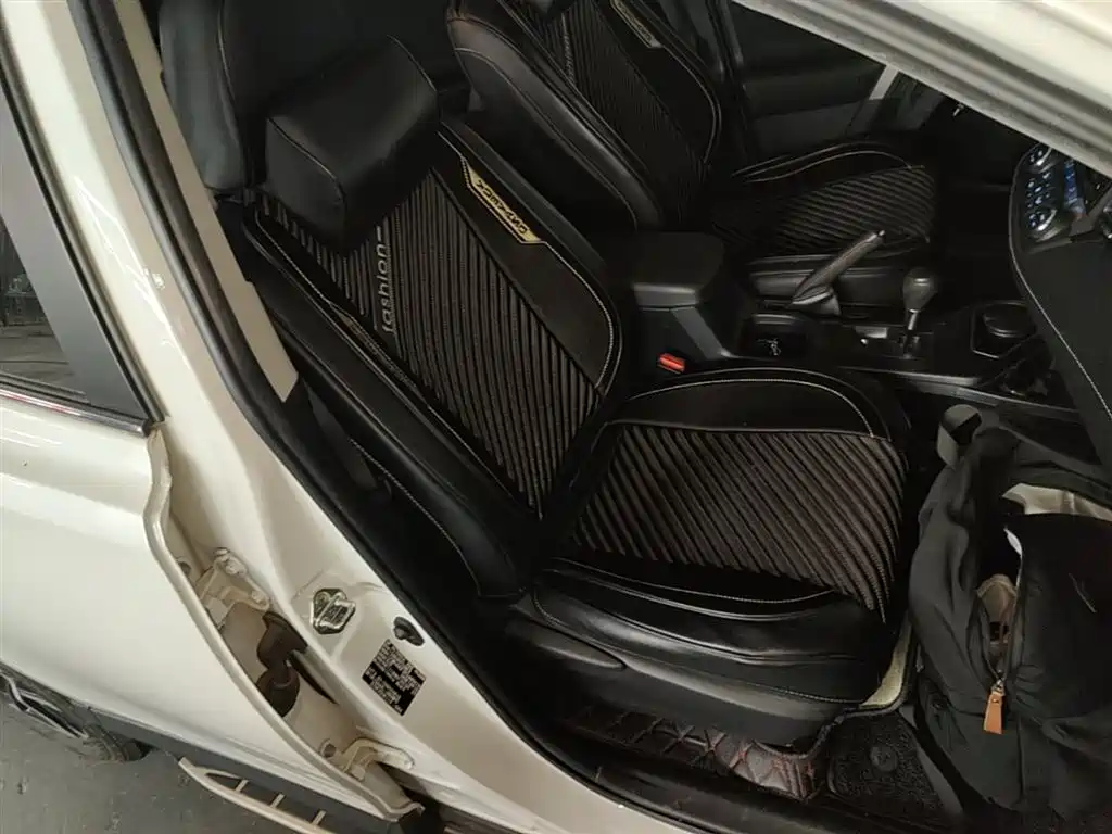 Toyota RAV4 Rongfang 2016 2.0L CVT 2WD Trend (China V) фото 25