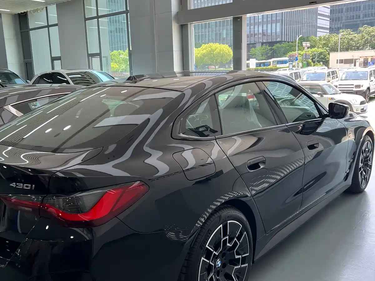 BMW 4 Series фото 8