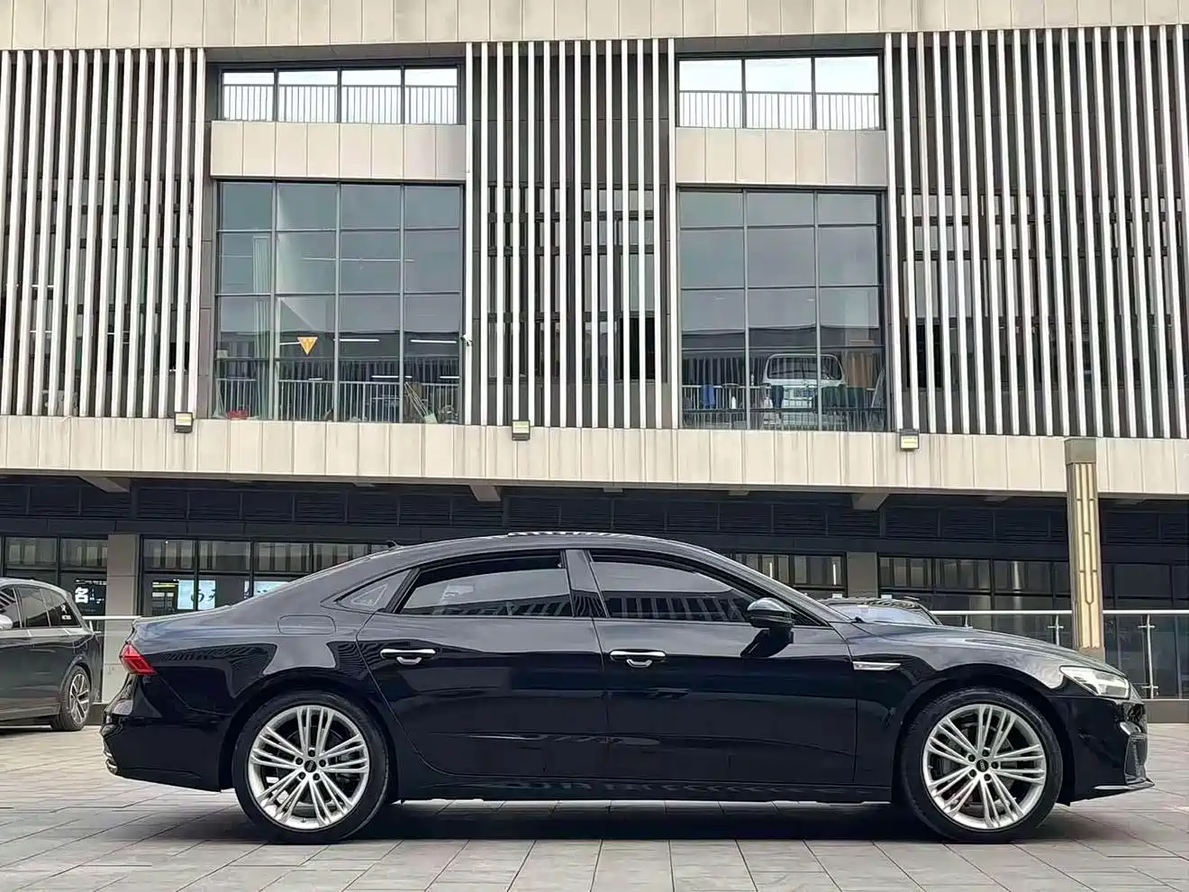 Audi A7L 2024 45 TFSI quattro Premium Luxury фото 4