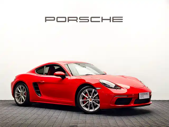 PORSCHE 718