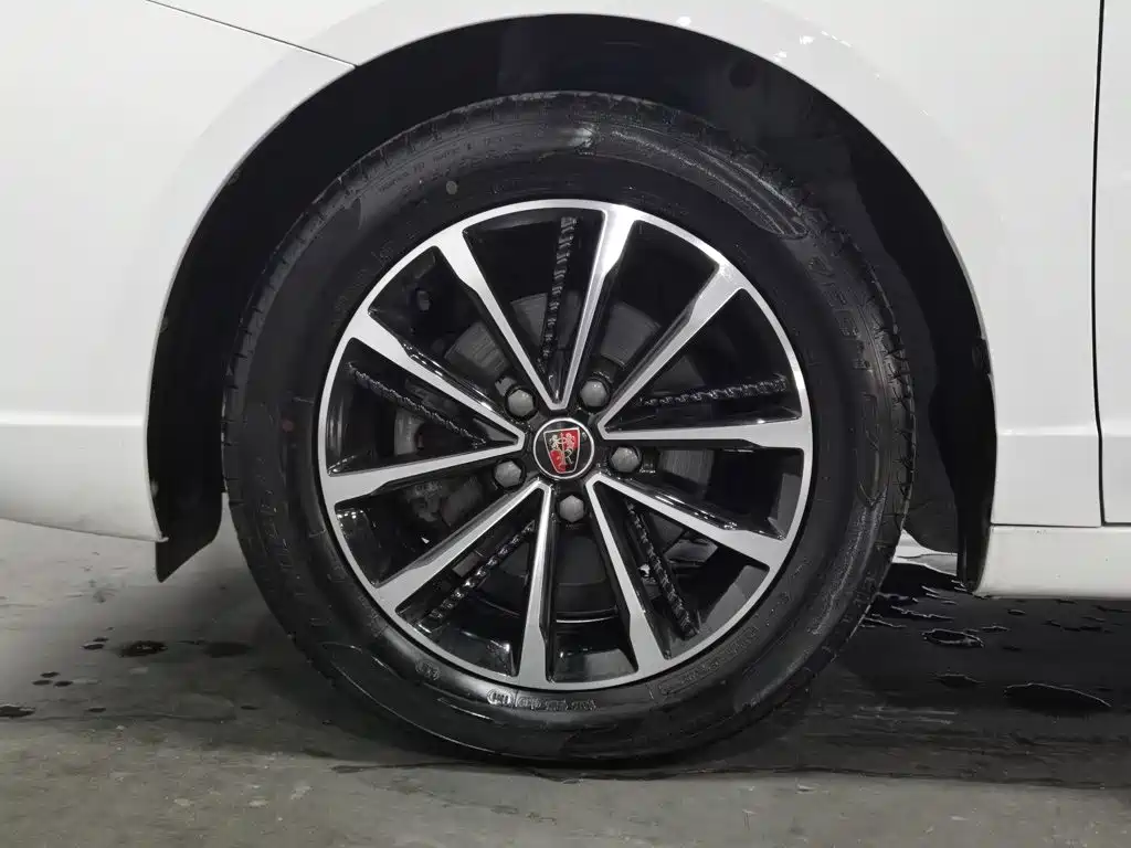Photo 17 - Roewe i5