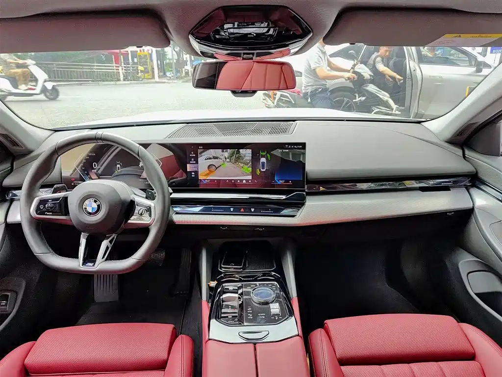 BMW 5 Series (Import) 2024 Model 525i M Sport Package фото 10