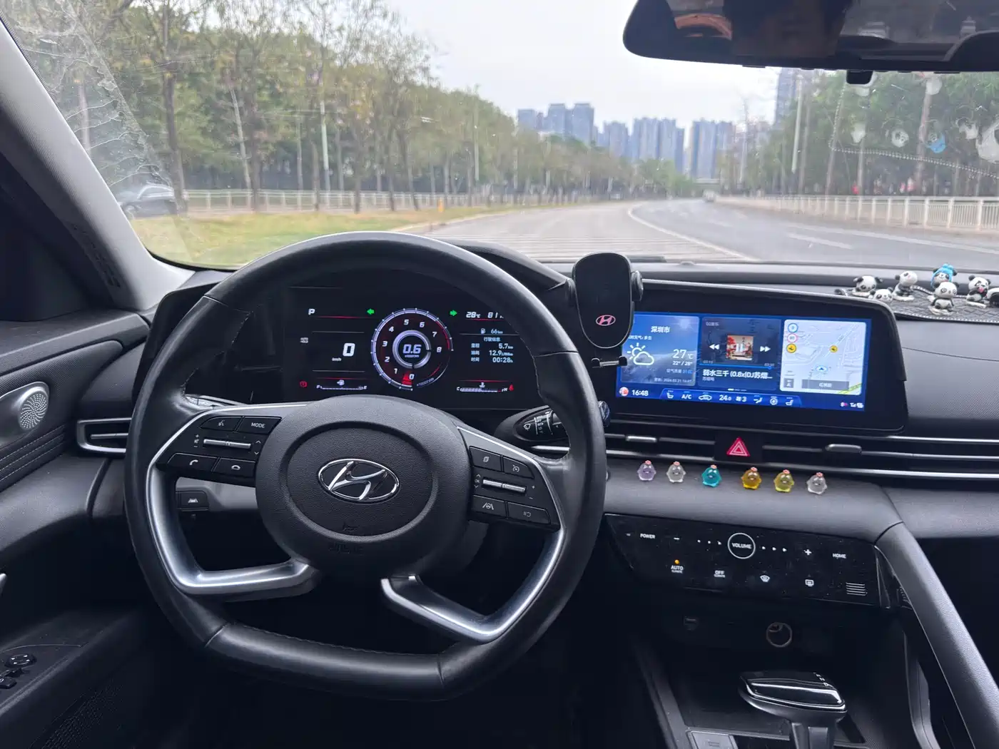 Hyundai Elantra 2021 1.5L CVT GLX Elite Edition фото 16