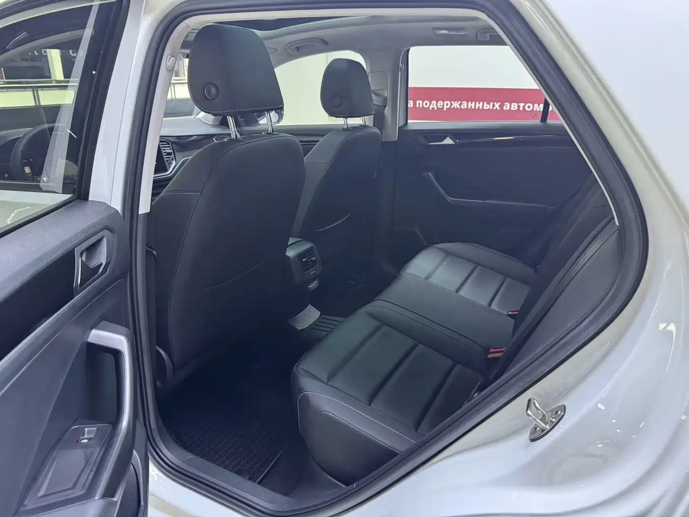 Volkswagen T-Roc, миниатюра 12