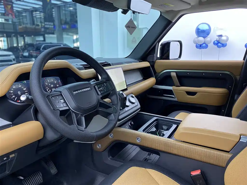 Land Rover Defender 2023 Model 110 3.0T P400 X-DYNAMIC HSE фото 6