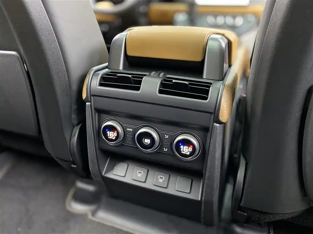 Land Rover Defender 2023 Model 110 3.0T P400 X-DYNAMIC HSE фото 22