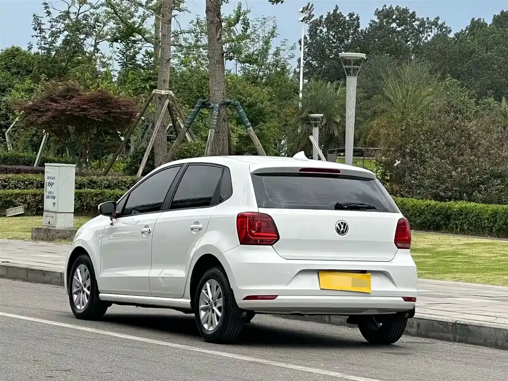 Volkswagen Polo 2018 1.5L Auto Safe Drive фото 3