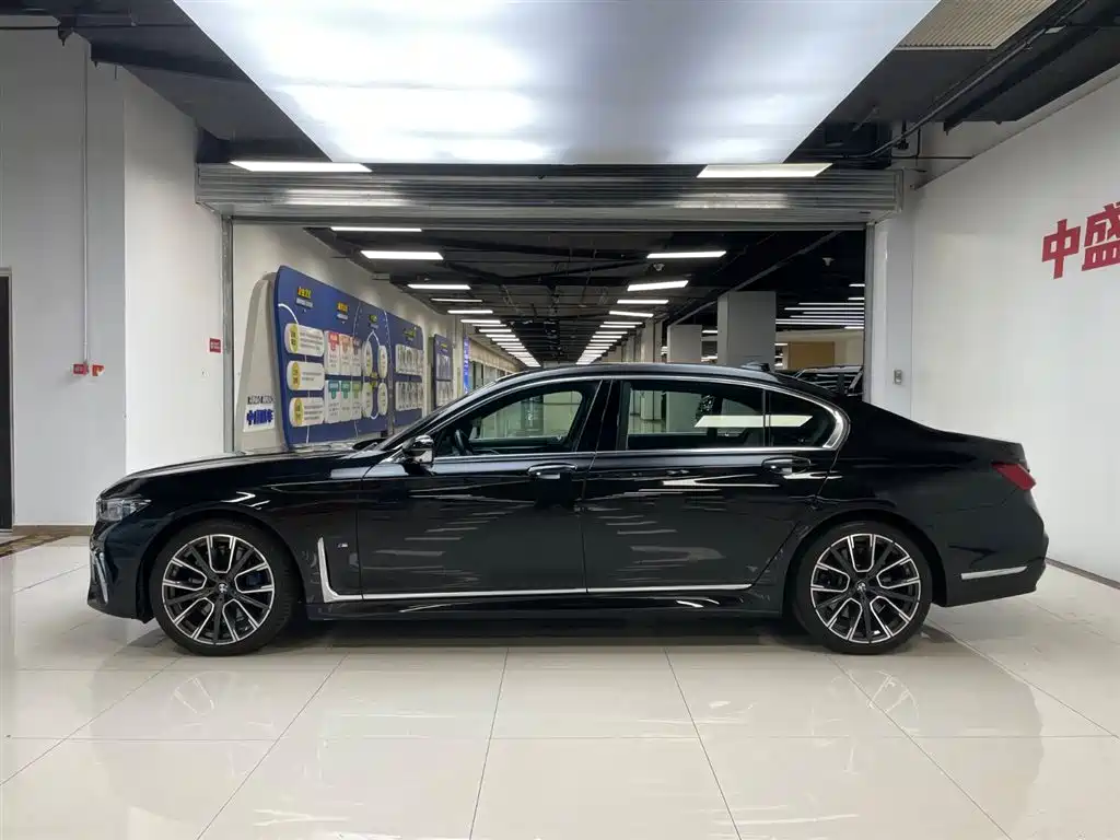 BMW 7 Series 2019 Facelift 740Li xDrive Executive M Sport Package фото 4