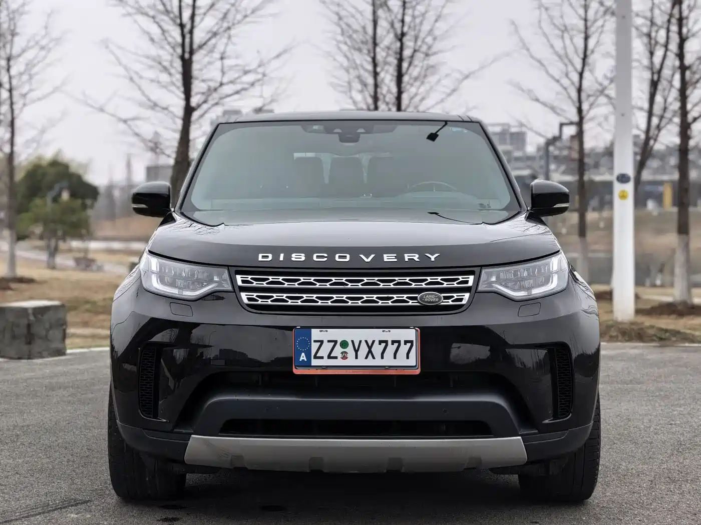 Land Rover Discovery 2017 3.0 SC V6 HSE фото 2