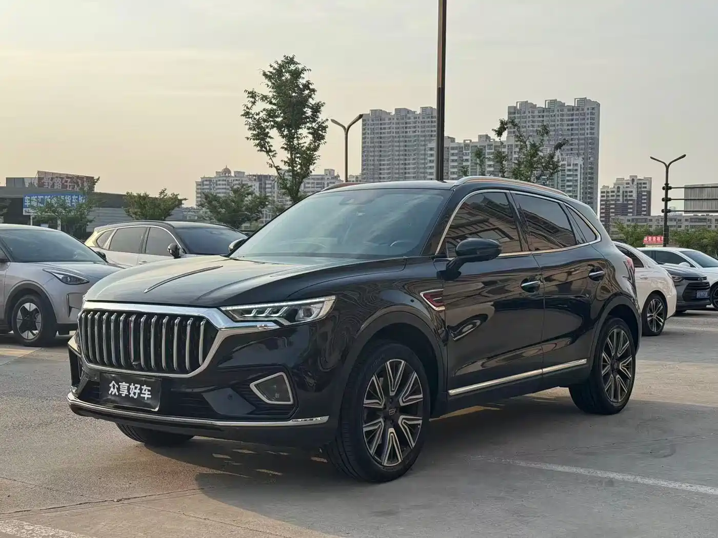 Hongqi HS5 2022 Facelift 2.0T Smart Flag Enjoyment AWD Edition