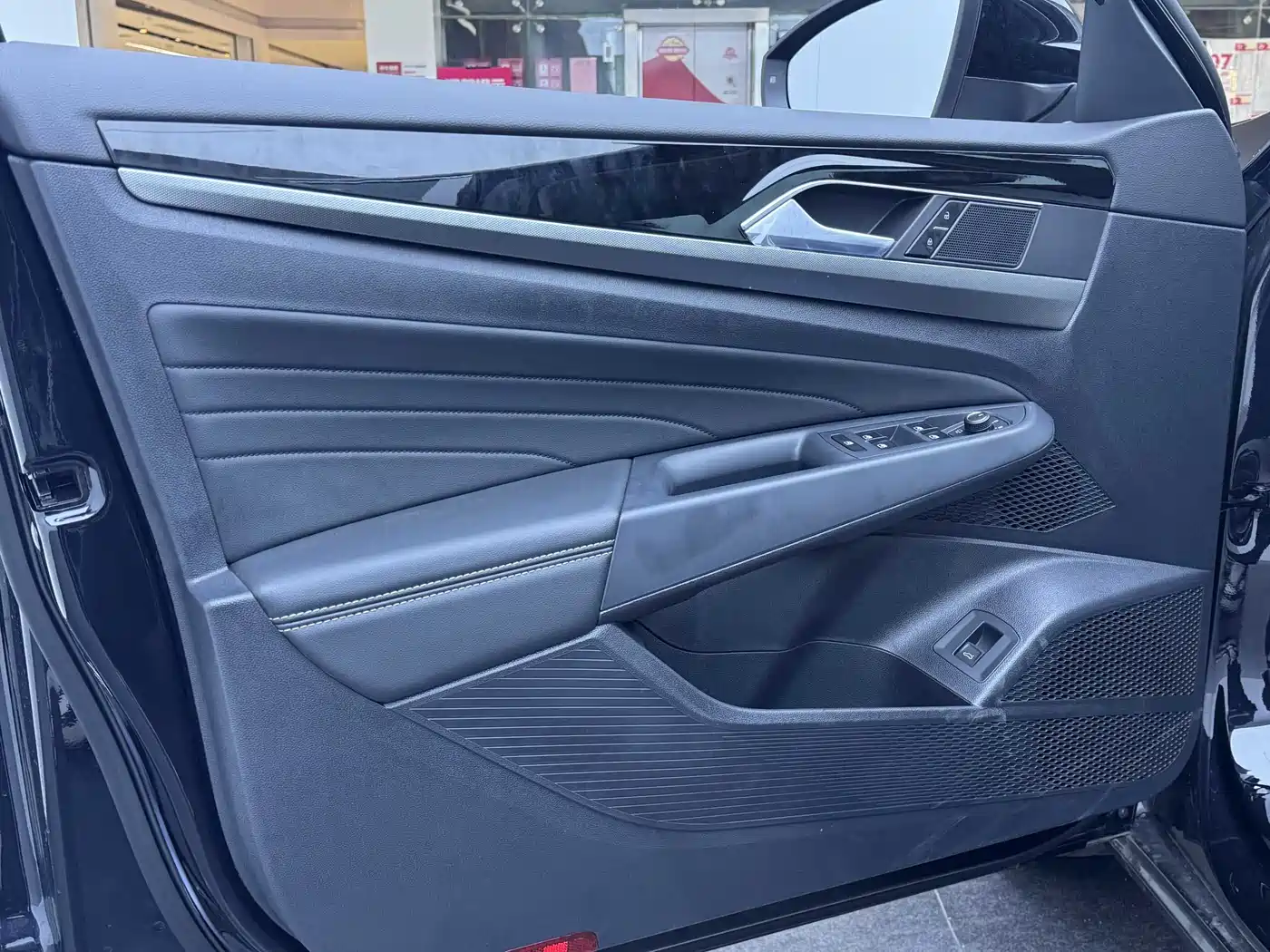 Volkswagen Passat 2026 Outstanding Edition 380TSI Starlight Dragon Soaring Version фото 5