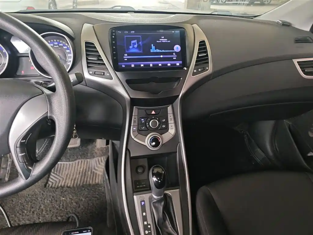 Hyundai Langdong 2012 1.6L Automatic Fashion фото 13