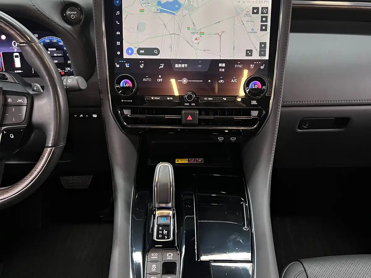 Toyota Vellfire 2024 Crown Hybrid 2.5L Executive Premium Edition фото 17