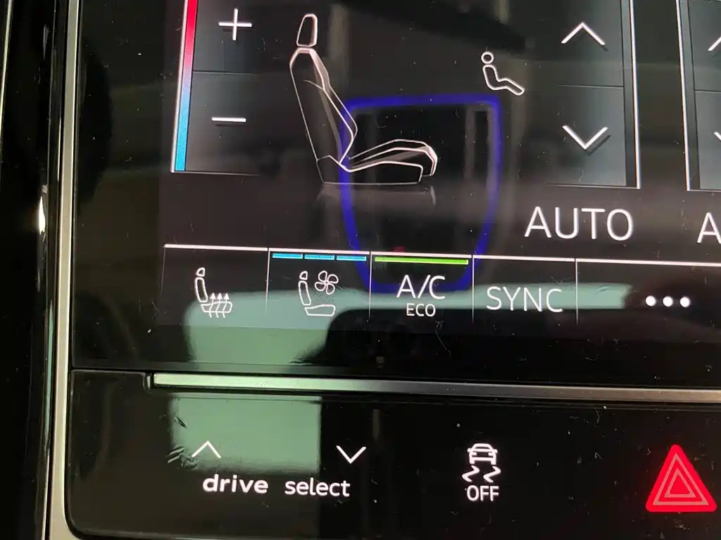 Audi A8 2022 A8L 55 TFSI quattro Luxury Collector's Edition фото 24