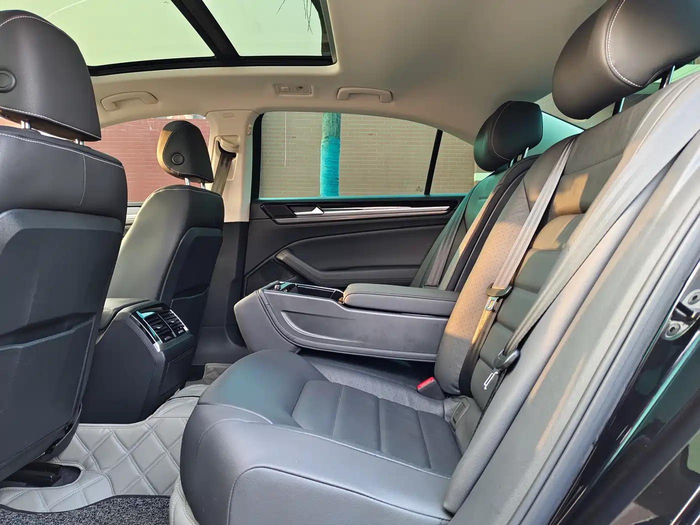 Volkswagen Phideon 2019 380TSI 2WD Business Edition China V фото 24