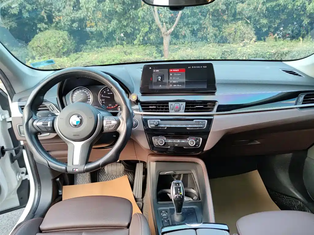 BMW X1 2022 sDrive25Li Leading фото 8
