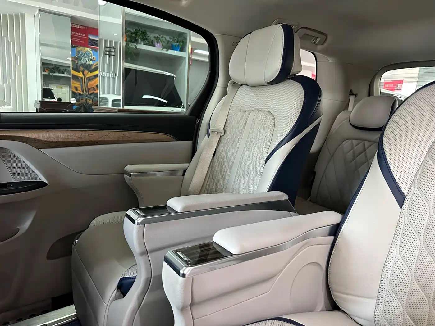 Buick GL8 2017 ES 28T Comfort Type China V фото 29