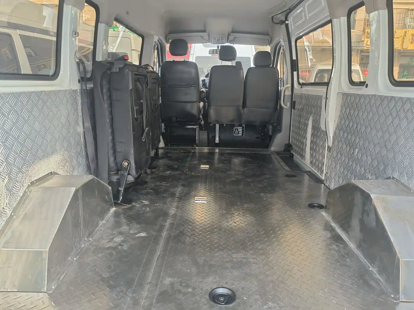 SAIC Maxus Xintu V80 2019 Model 2.5T Classic AMT Aoyuntong long wheelbase medium roof 7-seater фото 7