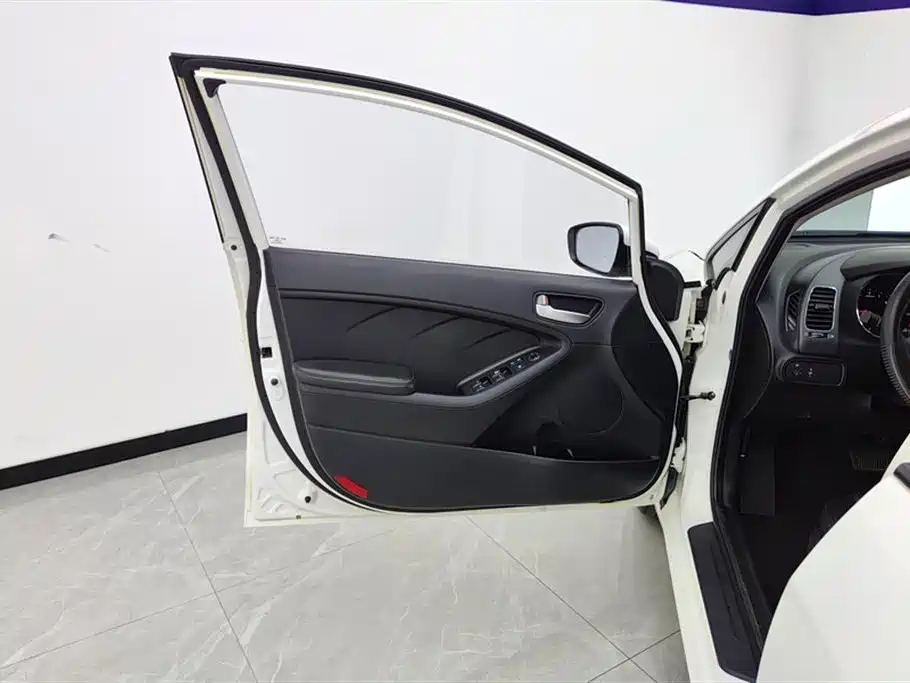 Kia K3 2016 1.6L Automatic GL фото 7