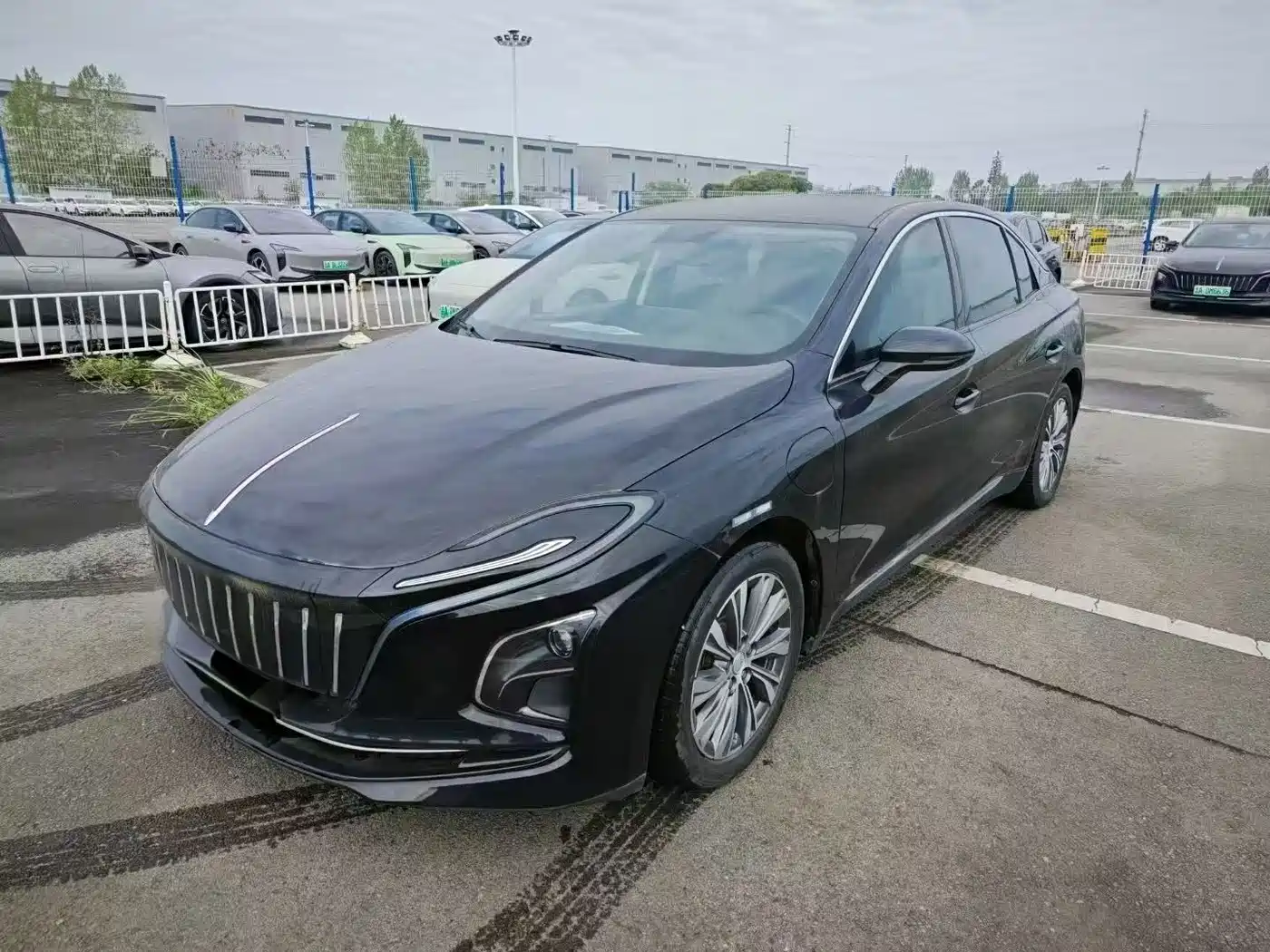 Hongqi E-QM5 2022 431km Charging Enjoyment Edition